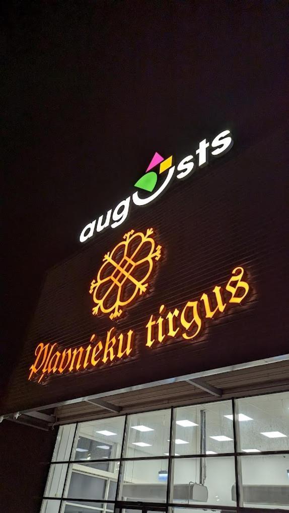 Dzenu Lägenhet